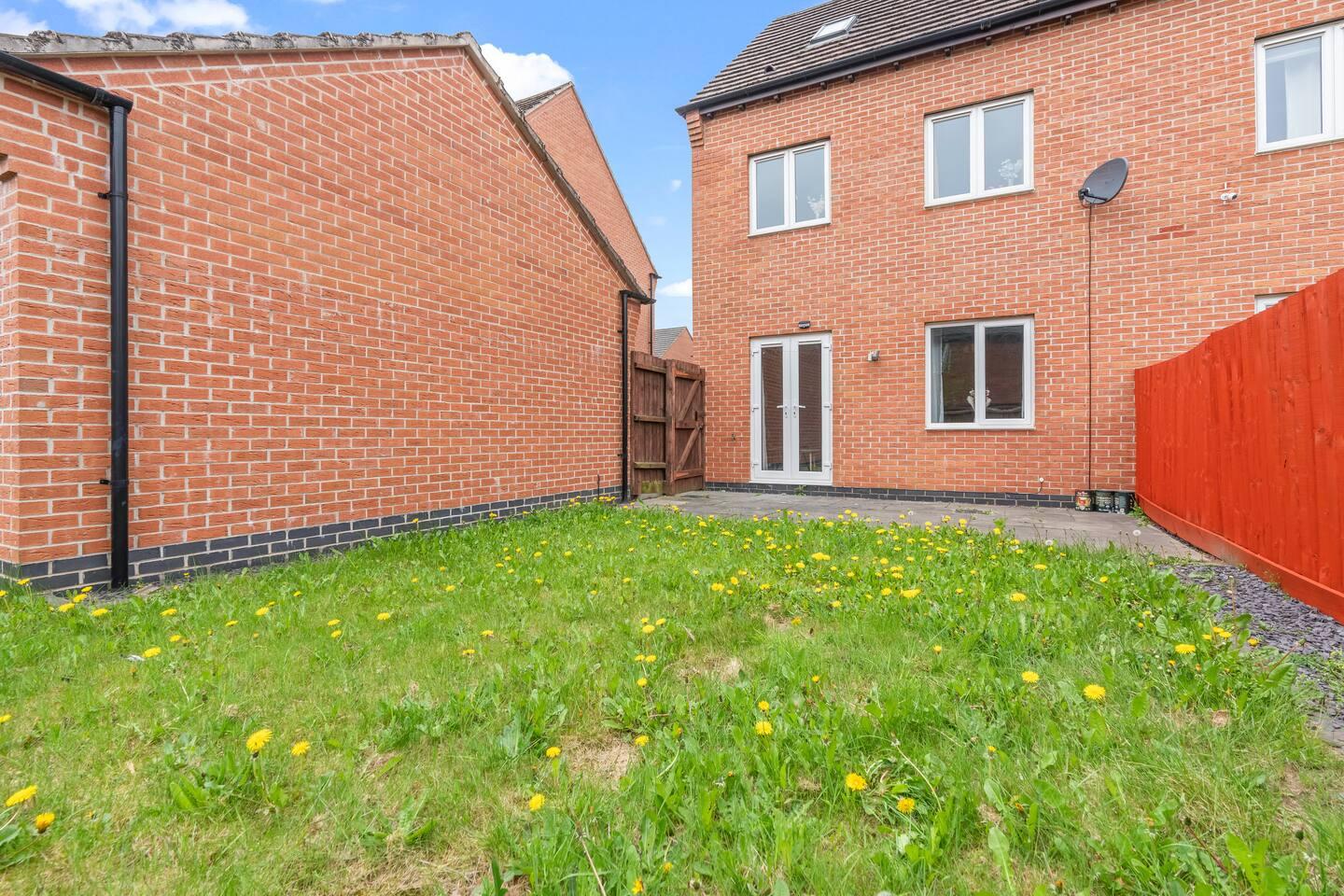 Modern 4-Bed Close to Jaguar Whitley & City Centre6