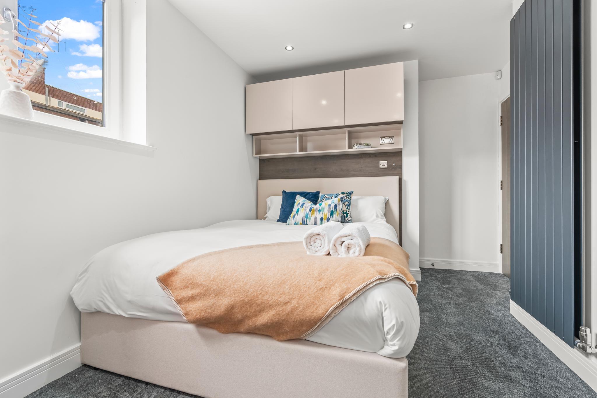 Contemporary Comfort Steps from Ricoh Arena5